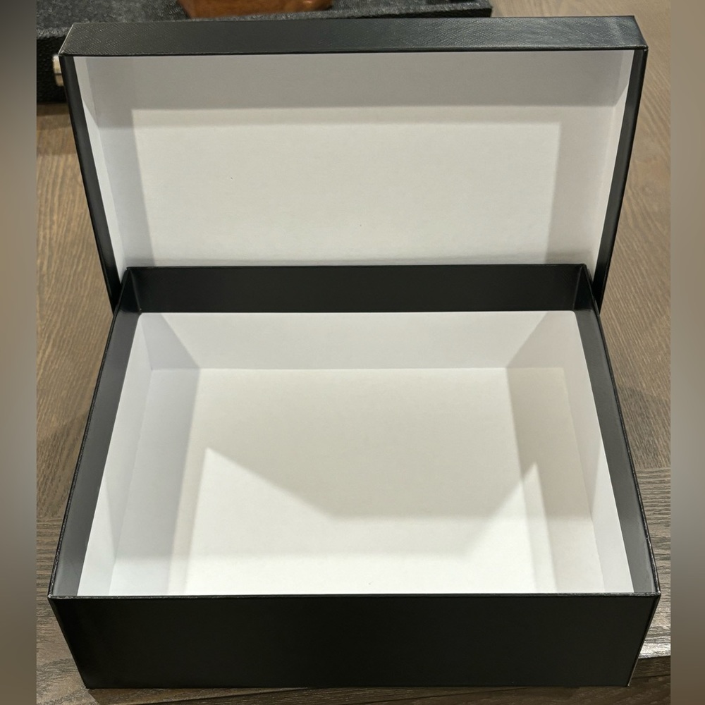 Prada Box - Picture 2 of 5